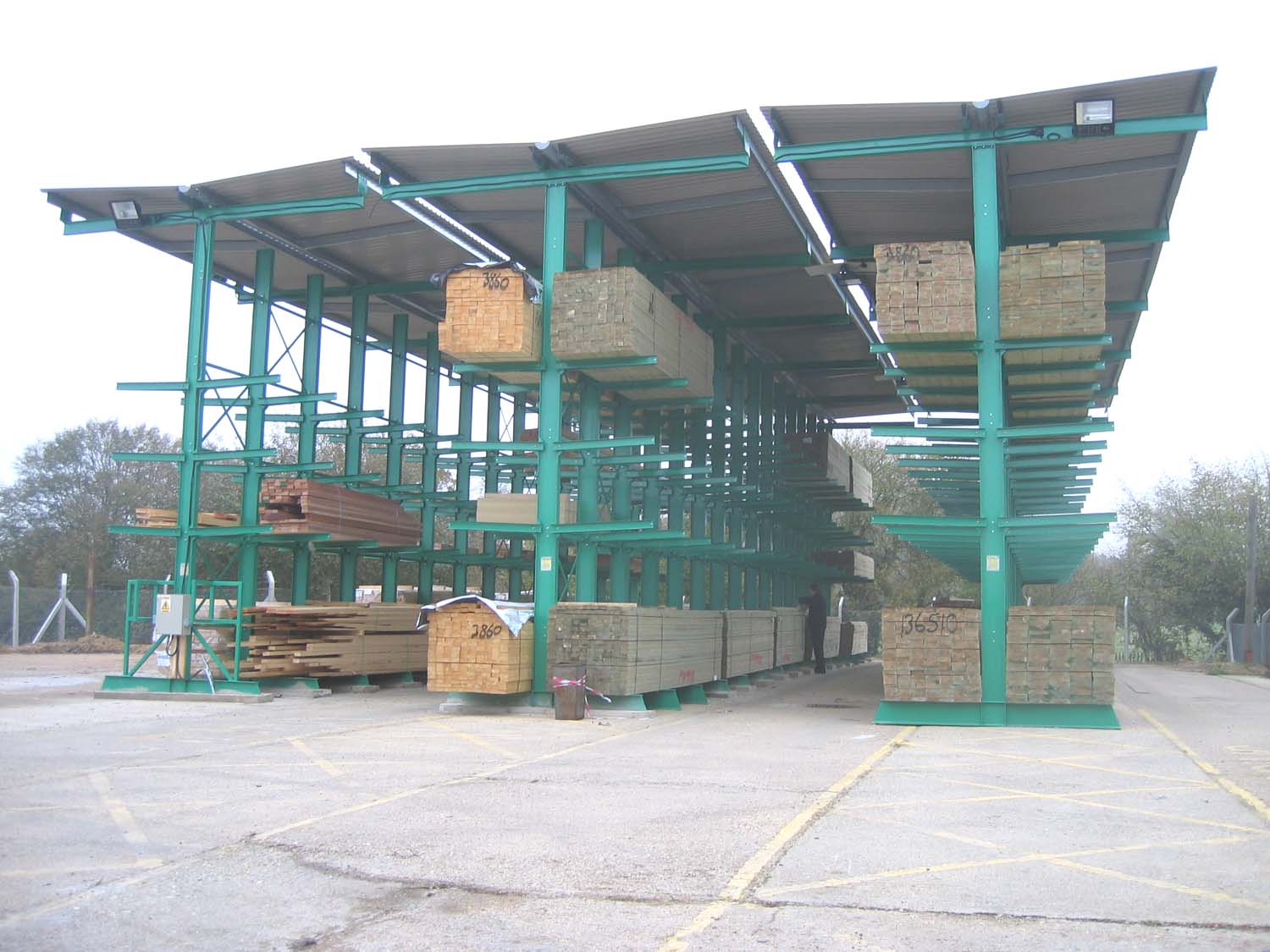 Professional Standards Cantilever Racking Industrial Steel Double Sided